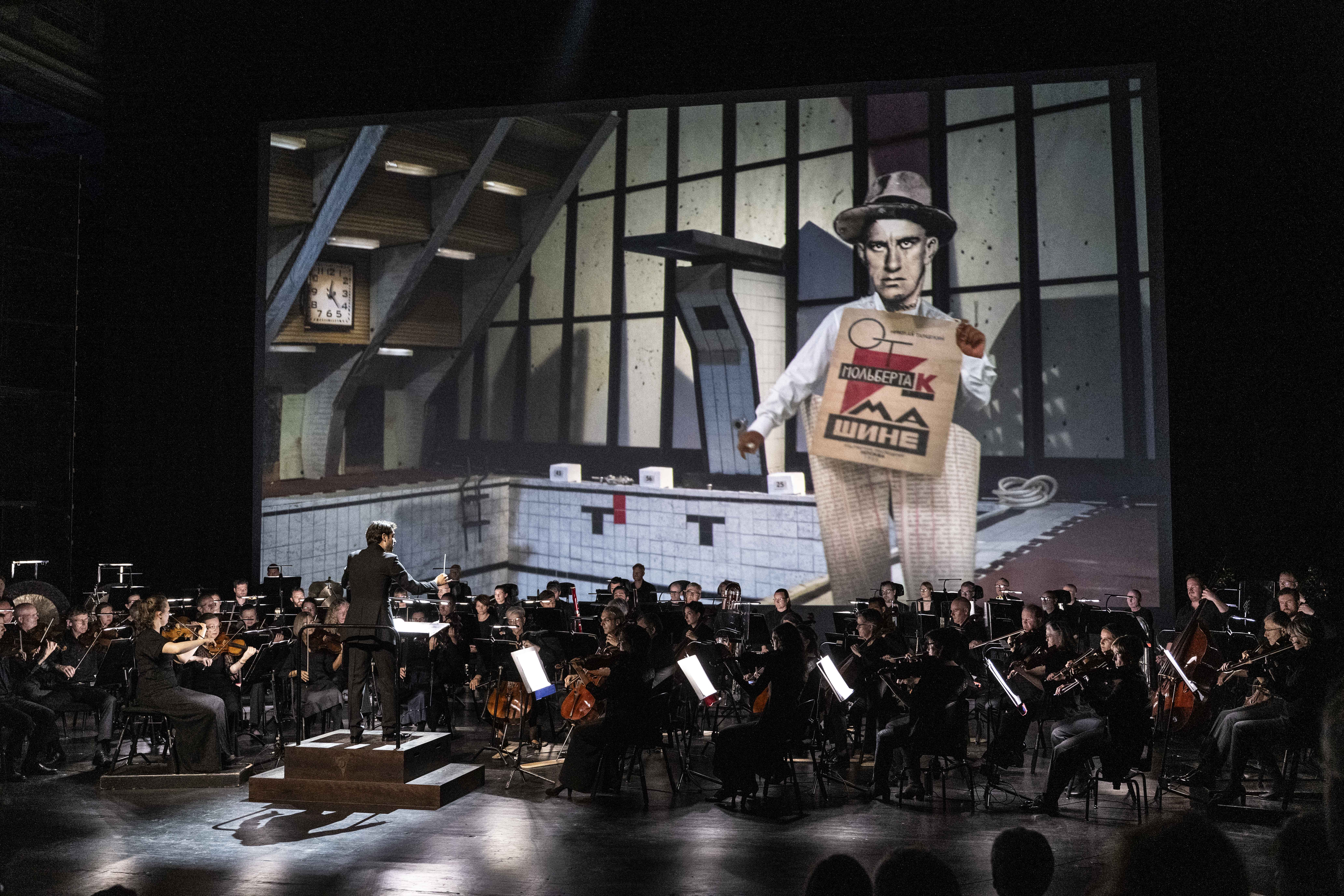William Kentridge’s work »Oh to Believe in Another World« in Bergen. © Thor Brødeskift