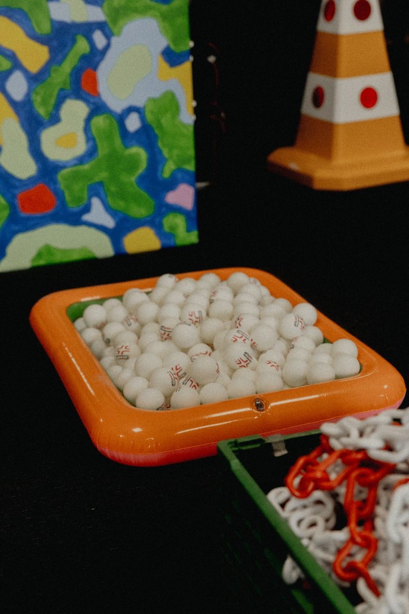 Den svenske kunstnerduo Samvær Under Tilsün og lydkunstinstallation »Kanonslag«. © Katarzyna Kmiecik