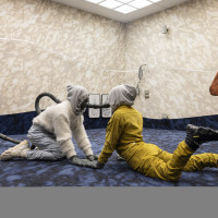 Tori Wrånes, Festspiludstillingen 2025 »Moon Bag«. © Thor Brødreskift / Bergen Kunsthall