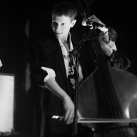 Ida Duelund med band i A-huset på Godsbanen. © Bjørn Giesenbauer 