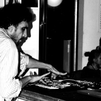 Foto: Andreo Michaelo Mielczarek - Tarek Atoui under sin performance i Aarhus Kunstbygning 6.11.12