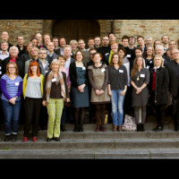 Hele netværket bag projektet New Music: New Audiences samlet ved projektets åbningskonference i Bruxelles sidste år. Nu tælles der ned til konference nummer to i Helsinki. - Foto: Sine Nielsen