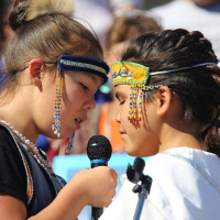 Young Inuit throat singers in Ottawa, Canada. © Art Babych/Shutterstock.com