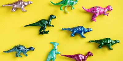 Dinosaurer er der masser af i Jennifer Walshes nye værk »Time Time Time«. © CC0 © CC0
