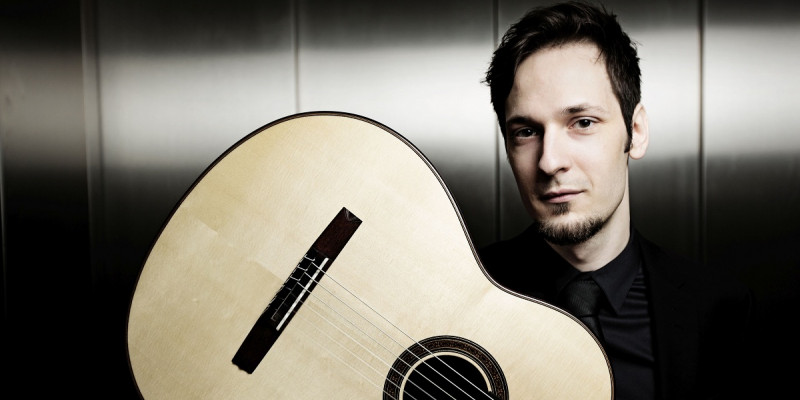 Guitaristen Jakob Bangsø står bag nyt album med elektroniske værker. © Nikolaj Lund Guitaristen Jakob Bangsø står bag nyt album med elektroniske værker. © Nikolaj Lund