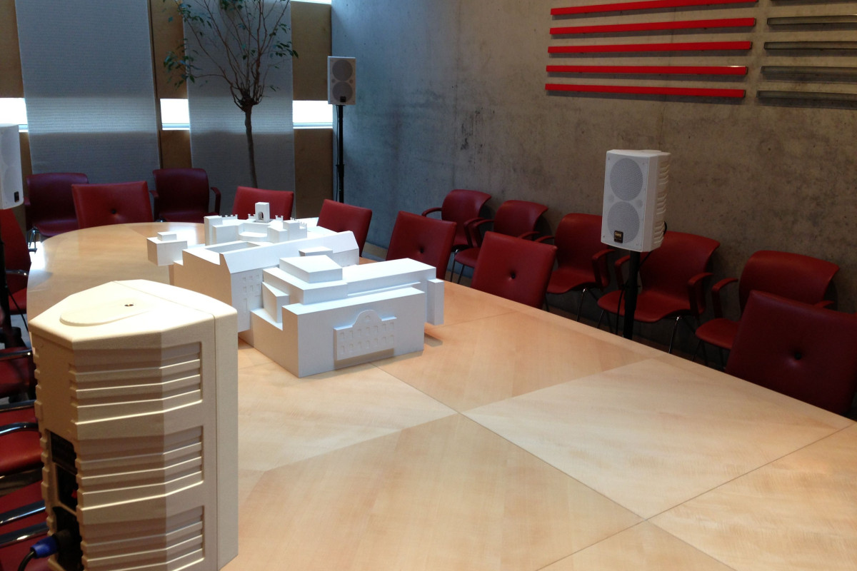 Brandon Labelles 'Skizo-Embassy' indtager De Nordiske Ambassaders centrale konferencelokale. - Foto: Jan Stricker