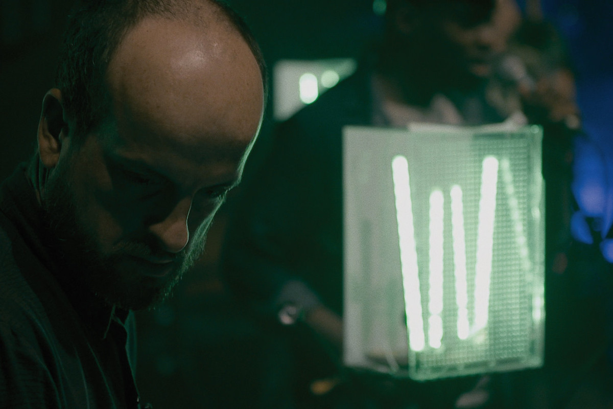 Matthew Herbert i Enrique Sánchez Lanschs »A Symphony of Noise«. © Kloos und Co. Medien