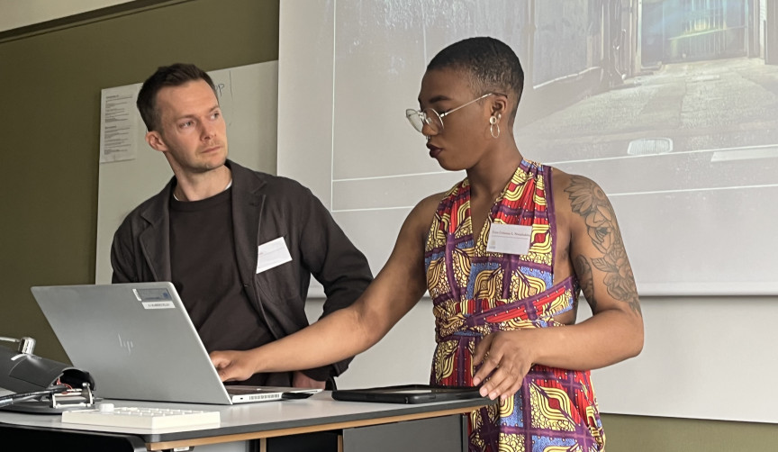 Phil Dodds and Ucee-Uchenna L. Nwachukwu getting ready for Ucee's talk at the conference Music’s institution and the (de)colonial, Lund University, Sweden, 4–5 May 2023. © Sanne Krog Groth