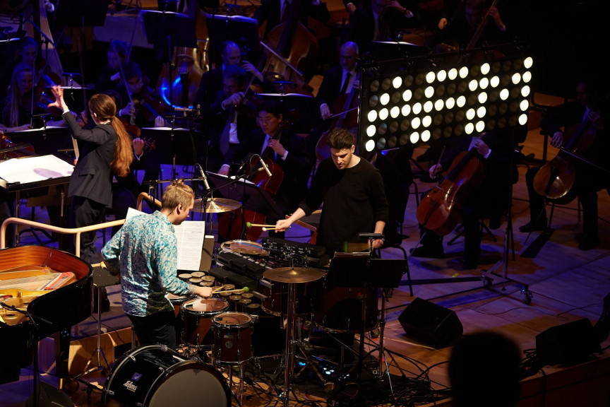 Neko3 in front of the Danish National Symphony Orchestra at Pulsar Festival 2020. © Britt Lindemann Neko3 in front of the Danish National Symphony Orchestra at Pulsar Festival 2020. © Britt Lindemann